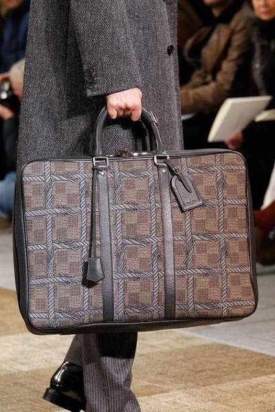 Look 70